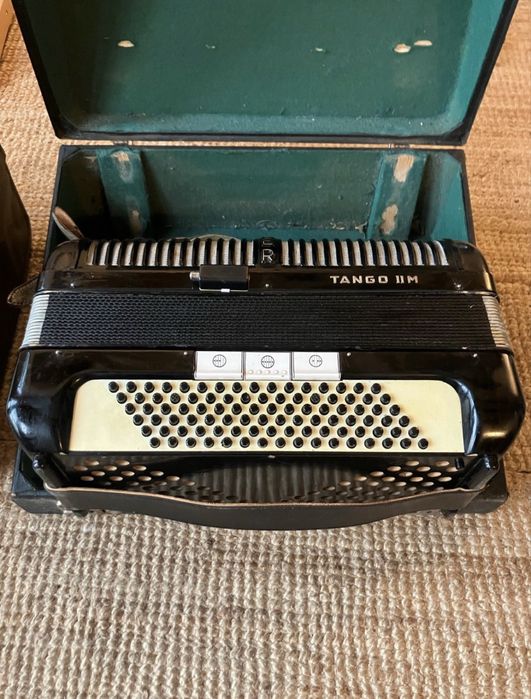 Hohner Tango IIM