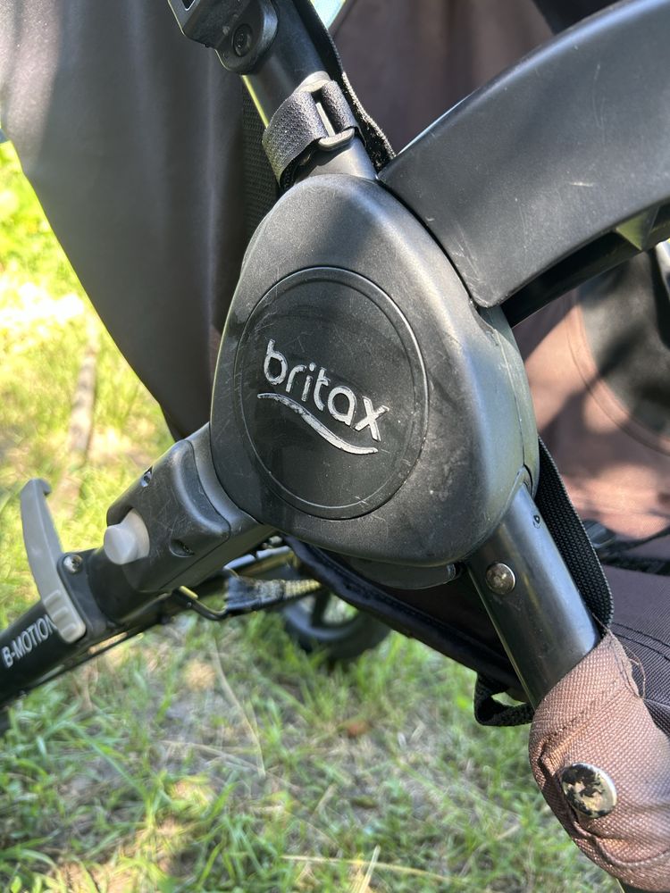 продам коляску прогулочную britax