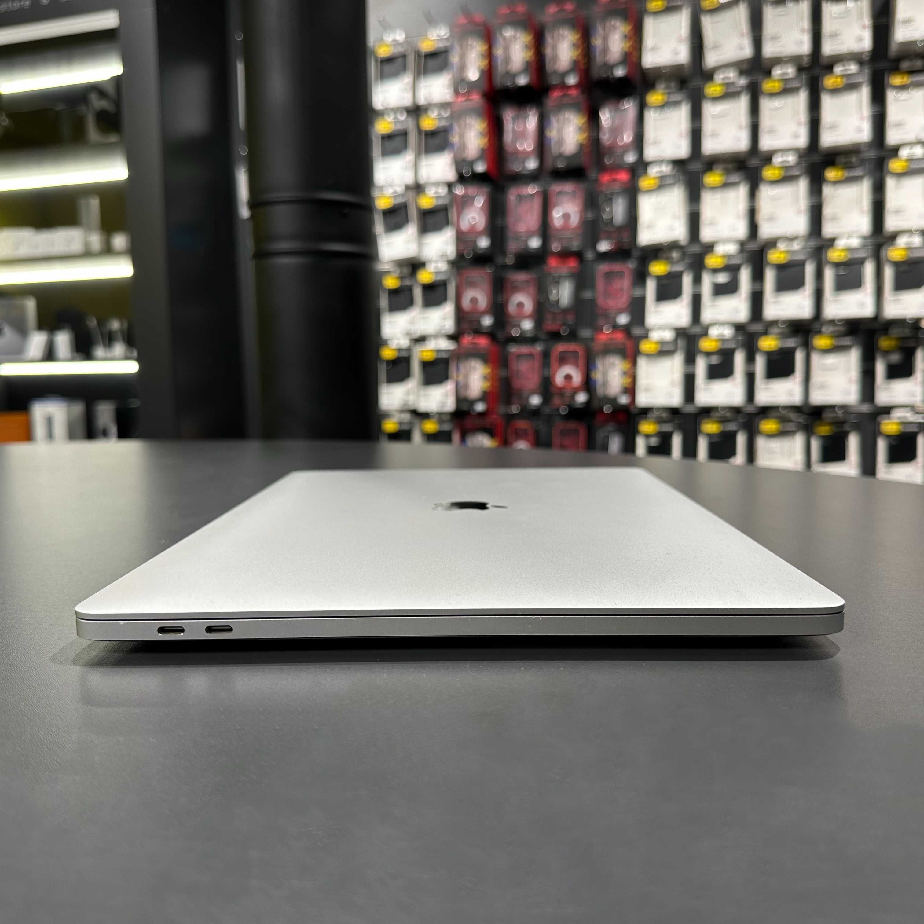MacBook Pro 16" 2019 i7 16Gb RAM 512Gb SSD Silver РОЗПРОДАЖ!