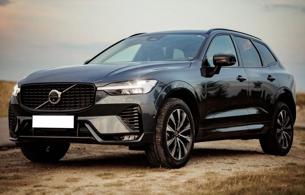 Volvo XC60 B5 AWD Plus Dark