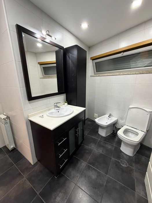 Móveis e loiça de casa de banho