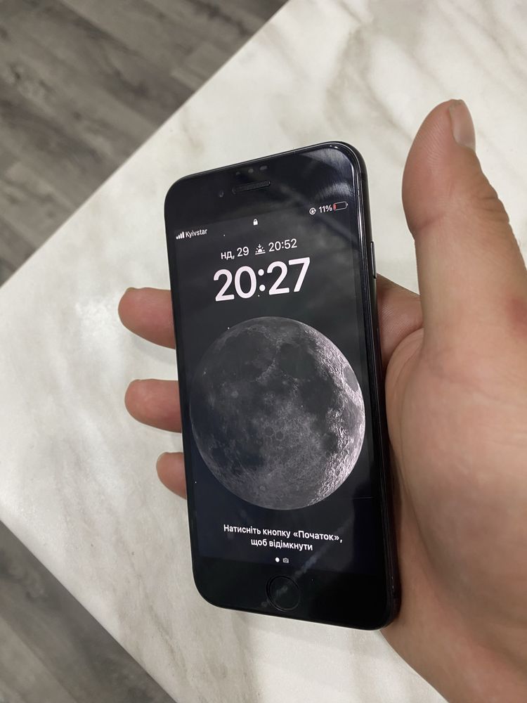 Продам iPhone 8 64ГБ