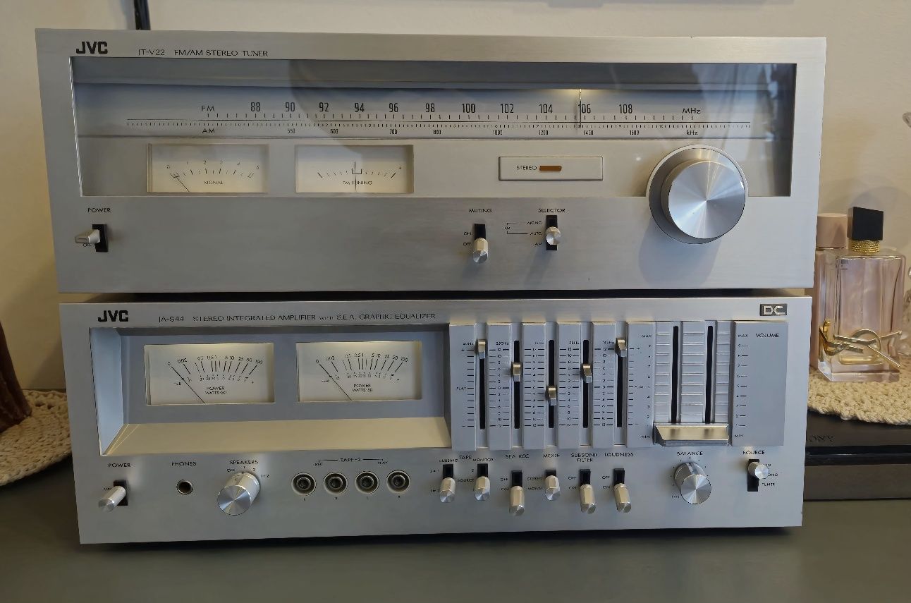 Zestaw audio JVC   JA-S44, JT-V22