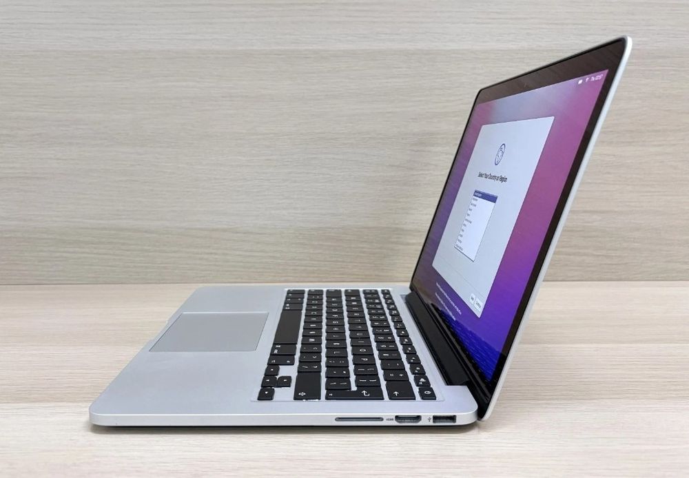 MacBook Pro 13" Retina 2015 i5 8GB 256GB SSD com Final Cut Pro e Offic