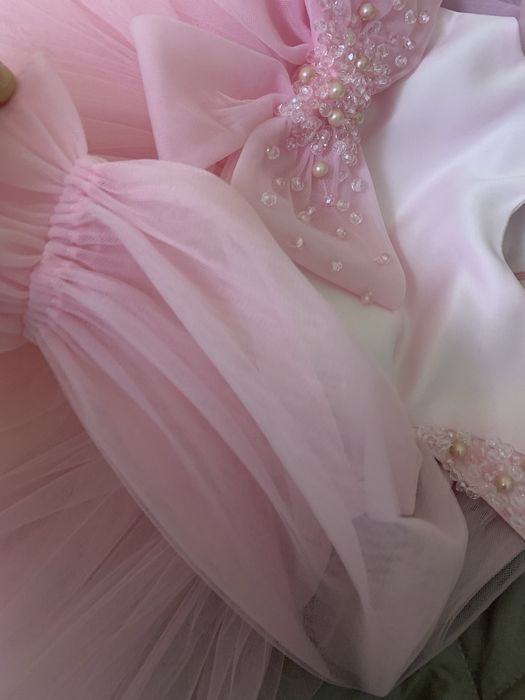 Сукня на чотири роки ніжно рожевого кольору