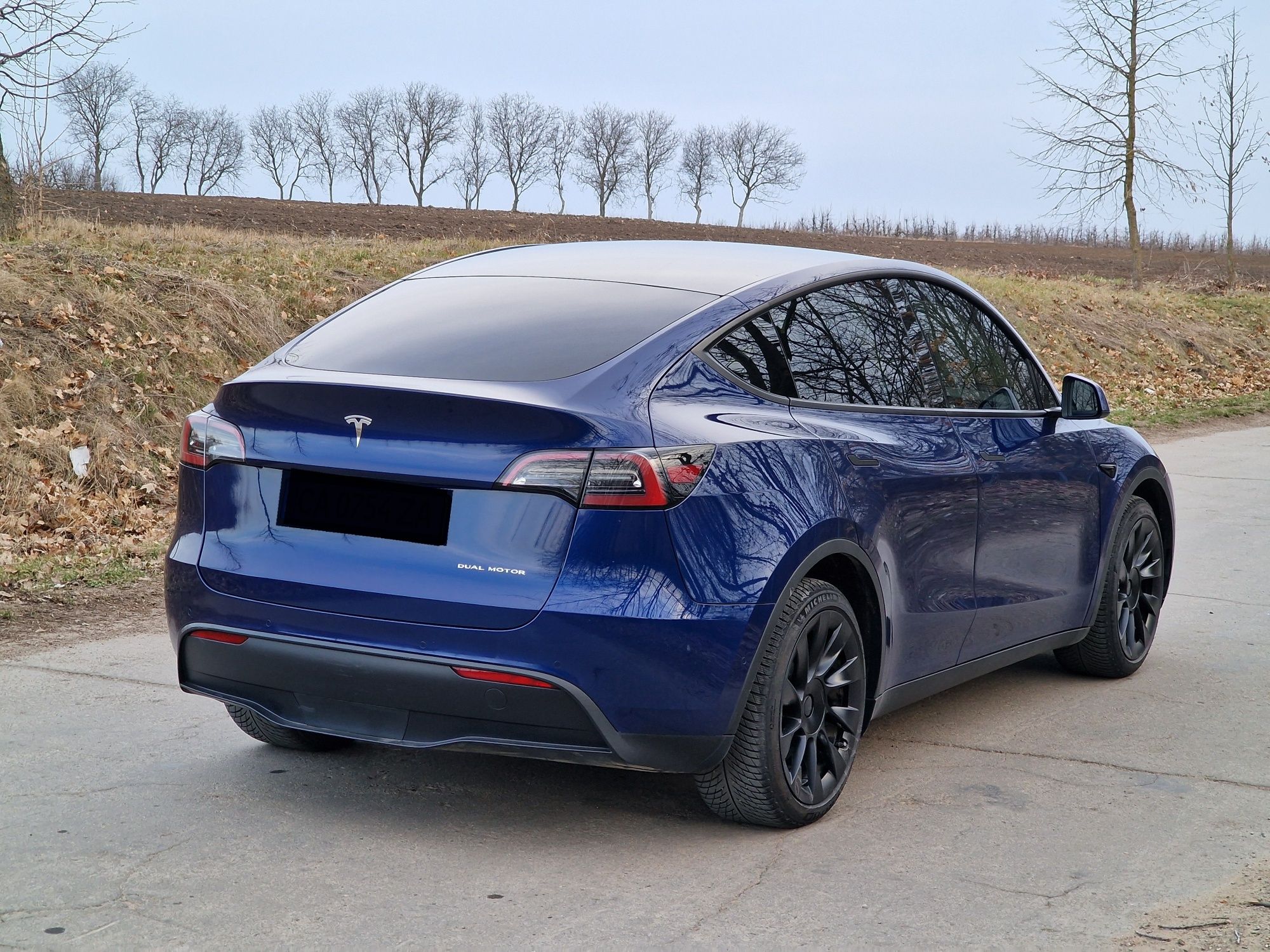 Tesla model Y Long Range 80