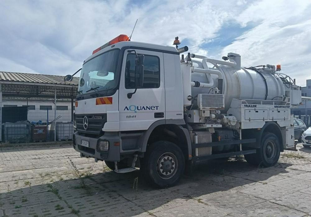 Mercedes-Benz ACTROS 1841 4X4  WUKO Muller Vacumaster F 100 E / Asenizacyjny / I-właściciel