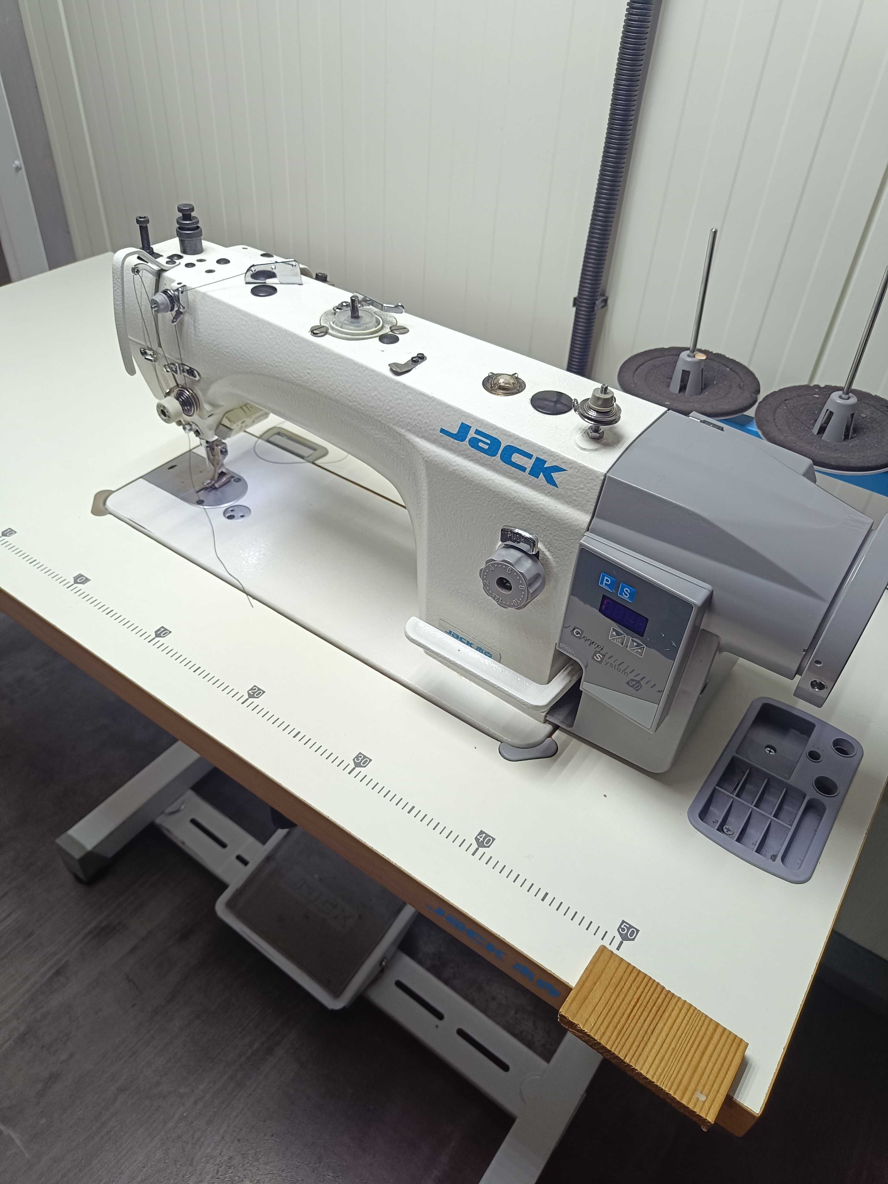 Продам: Промислову швейну машину Jack 6380BC-Q-12 (з пішохідною лапою)