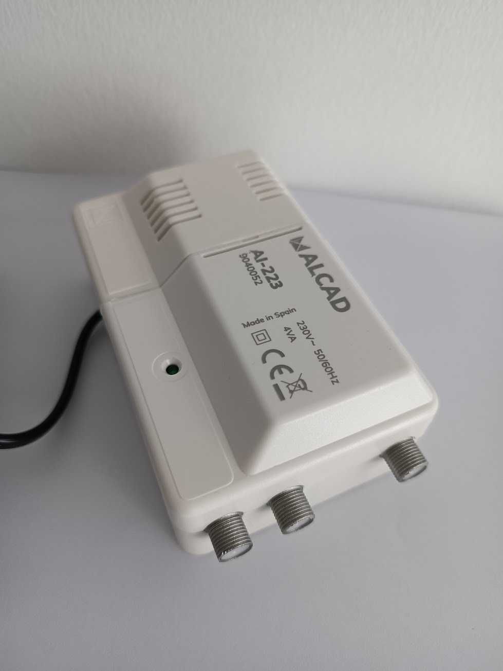 Amplificador de Interior 2 saídas CATV Alcad 26DB(NOS E NOWO)