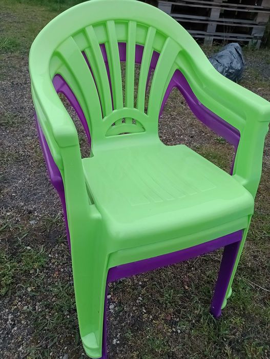 Krzesełko dziecięce - 1 szt.