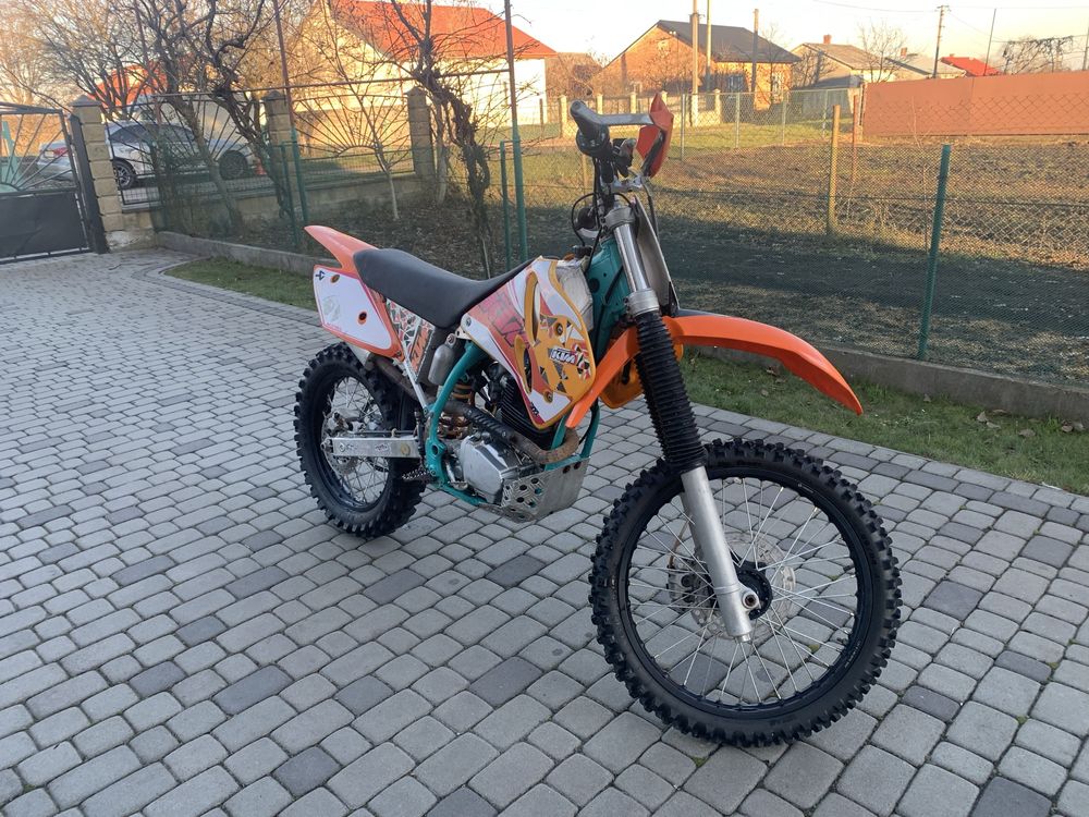 KTM основі двигуна geon 250