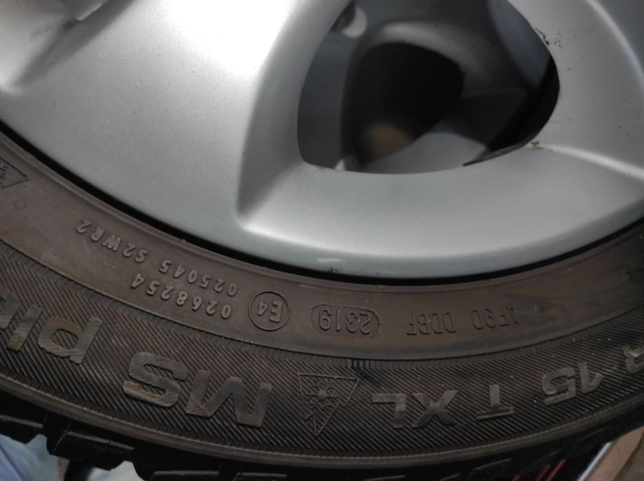 Alufelgi z oponami zimowymi 185/60 R15