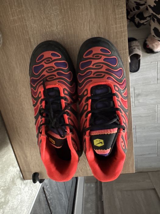 Продам кроссовки ТН найк 41р 26см стелька