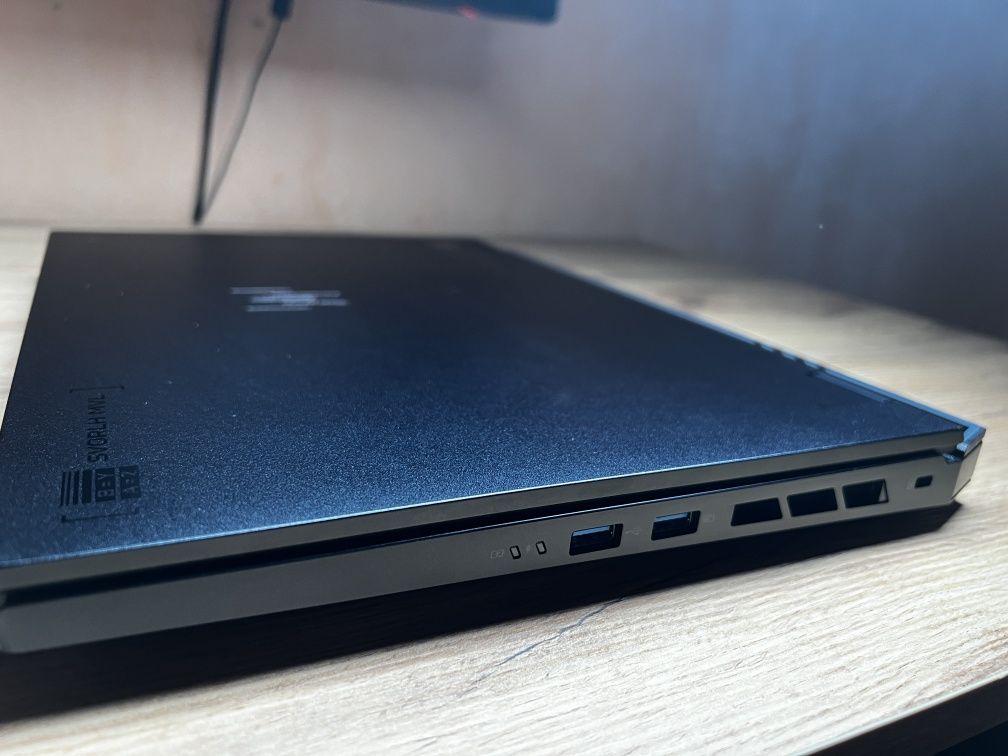 Продам ноутбук Acer Predator Helios Neo 16 (PHN16-72-578X)