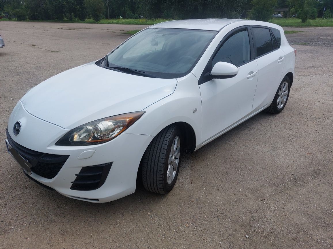 Samochod Mazda 3 bl