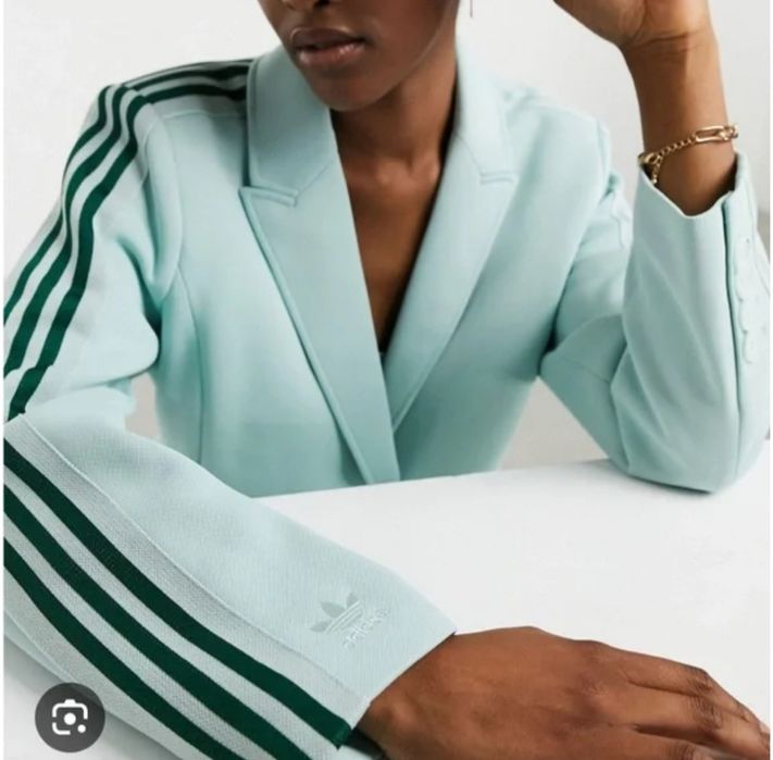 Піджак Adidas vs Beyonce