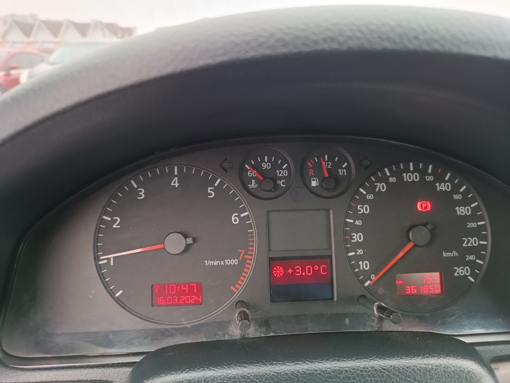 AUDI A4 2000 року