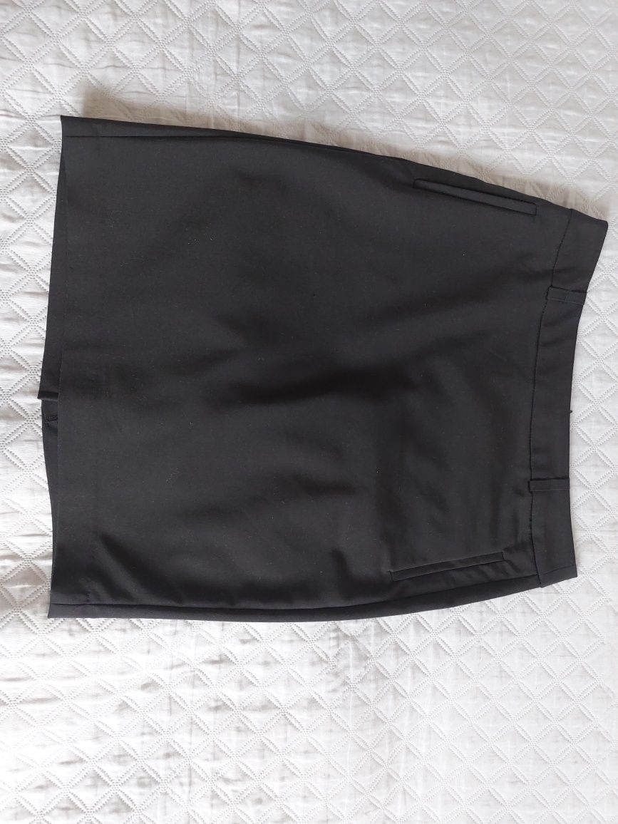 Czarna elegancka spódnica