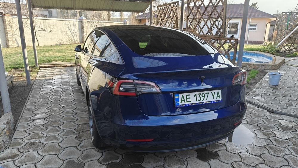 Tesla model 3 (2023 р.)