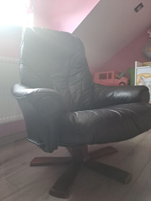 Fotel skórzany z podnuszkiem