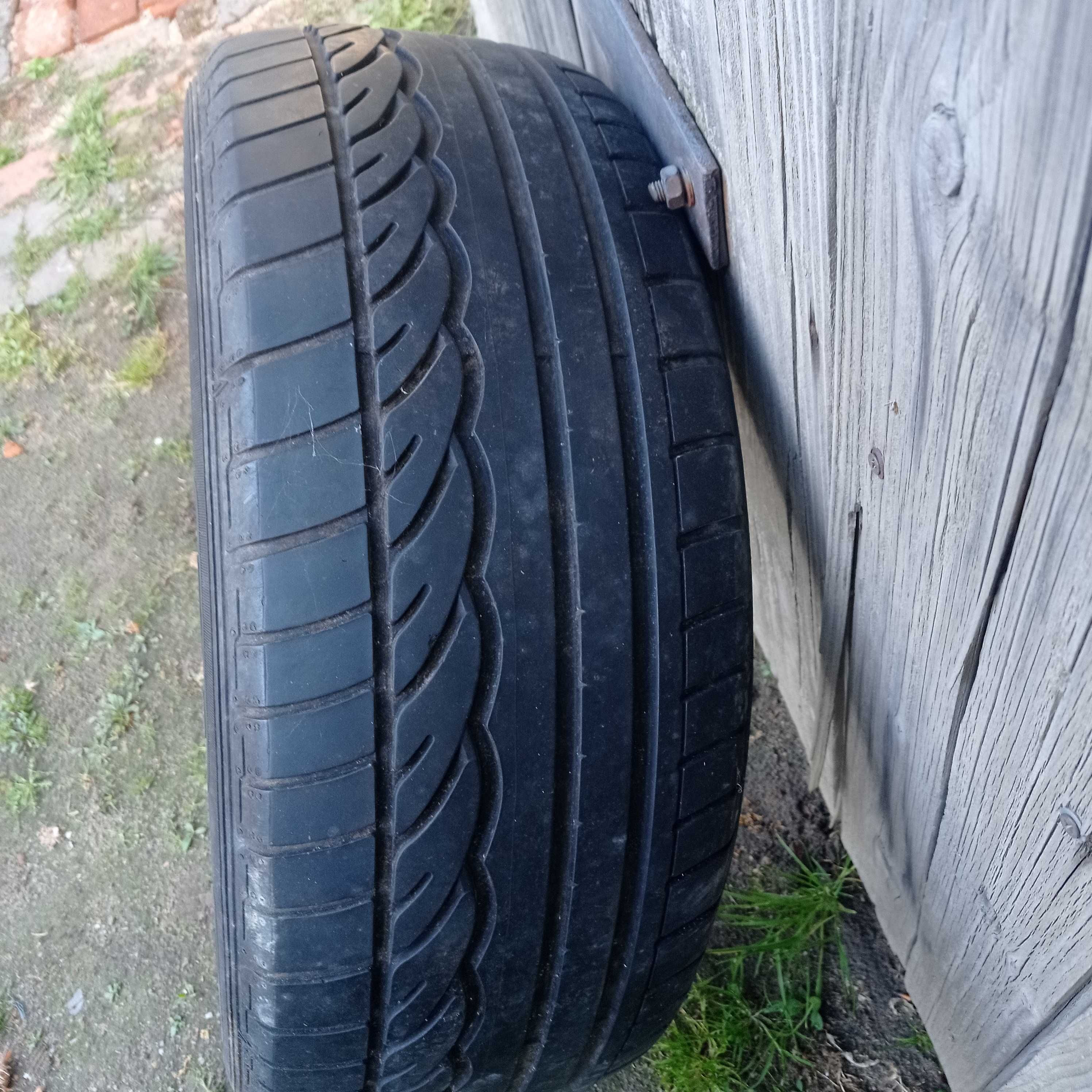 Para opon 235/55 R17