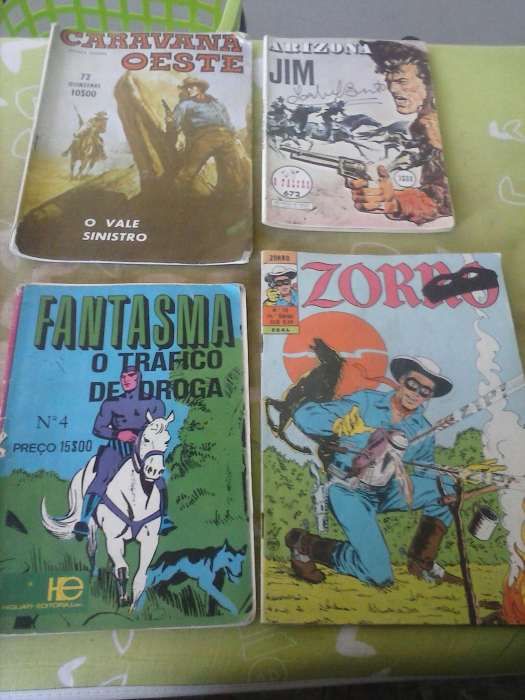 Banda desenhada vários livros