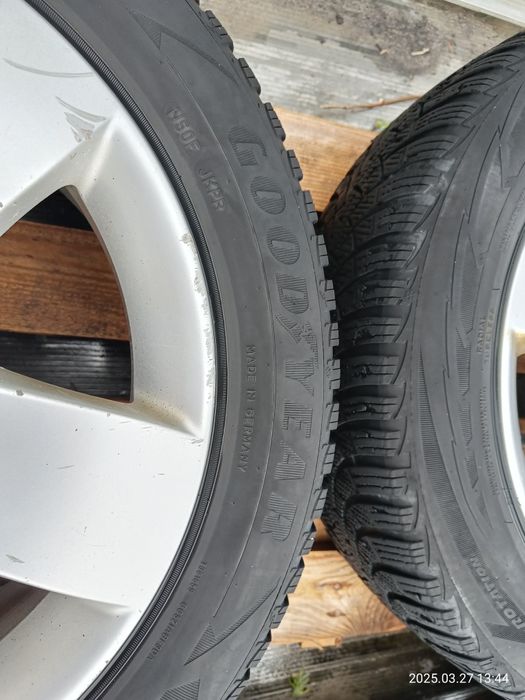 205/55/16 Goodyear Ultra grip 9