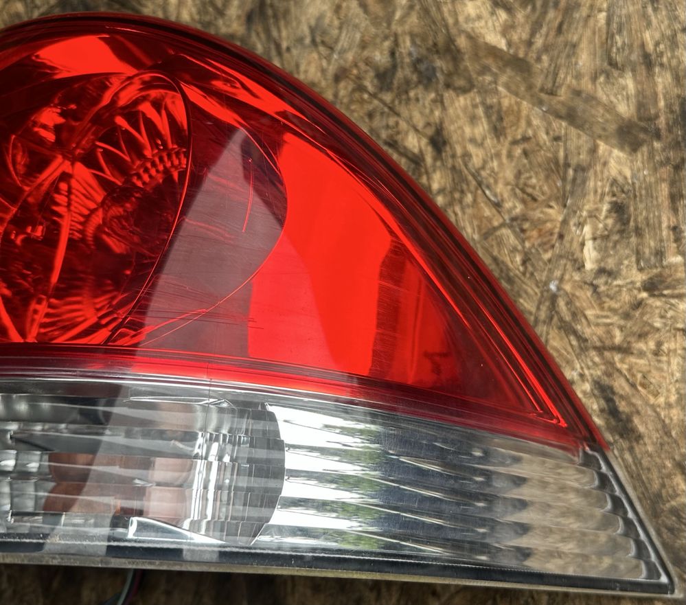 Ліхтар задній правий Mitsubishi Lancer 9 седан