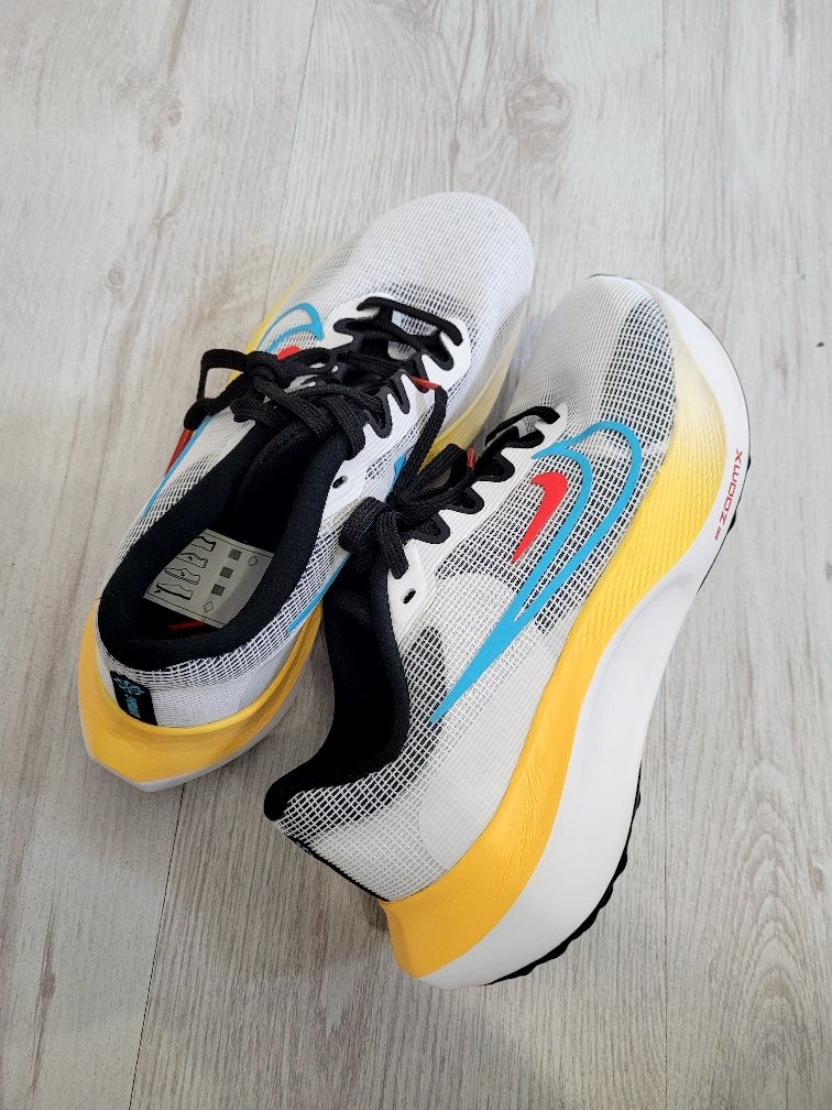 Кроссовки NIKE ZOOM Fly 5 нові