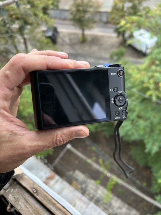 цифровая фотокамера фотоаппарат  Sony Cyber-shot