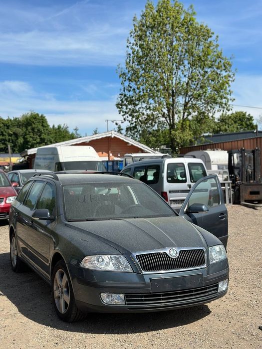 Авторозборка Skoda Oktavia a5 1.6Fsi двигун BLF колір 9901 КПП GYT 5ст