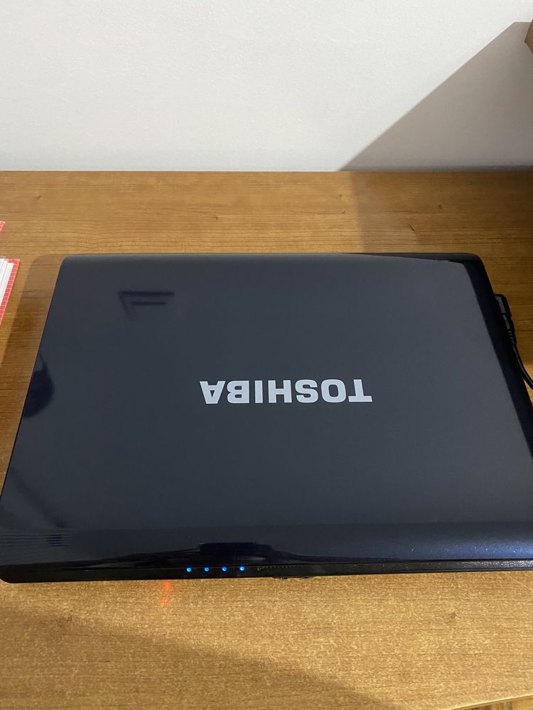 Vendo portátil Toshiba