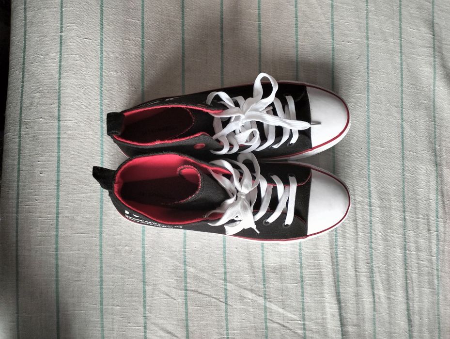 Buty sinsay Nasa