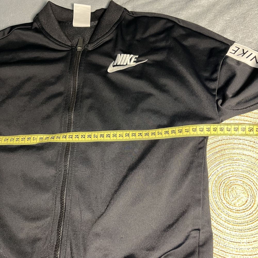 Кофта укороченая nike 146 - 156 см 10 - 11 лет