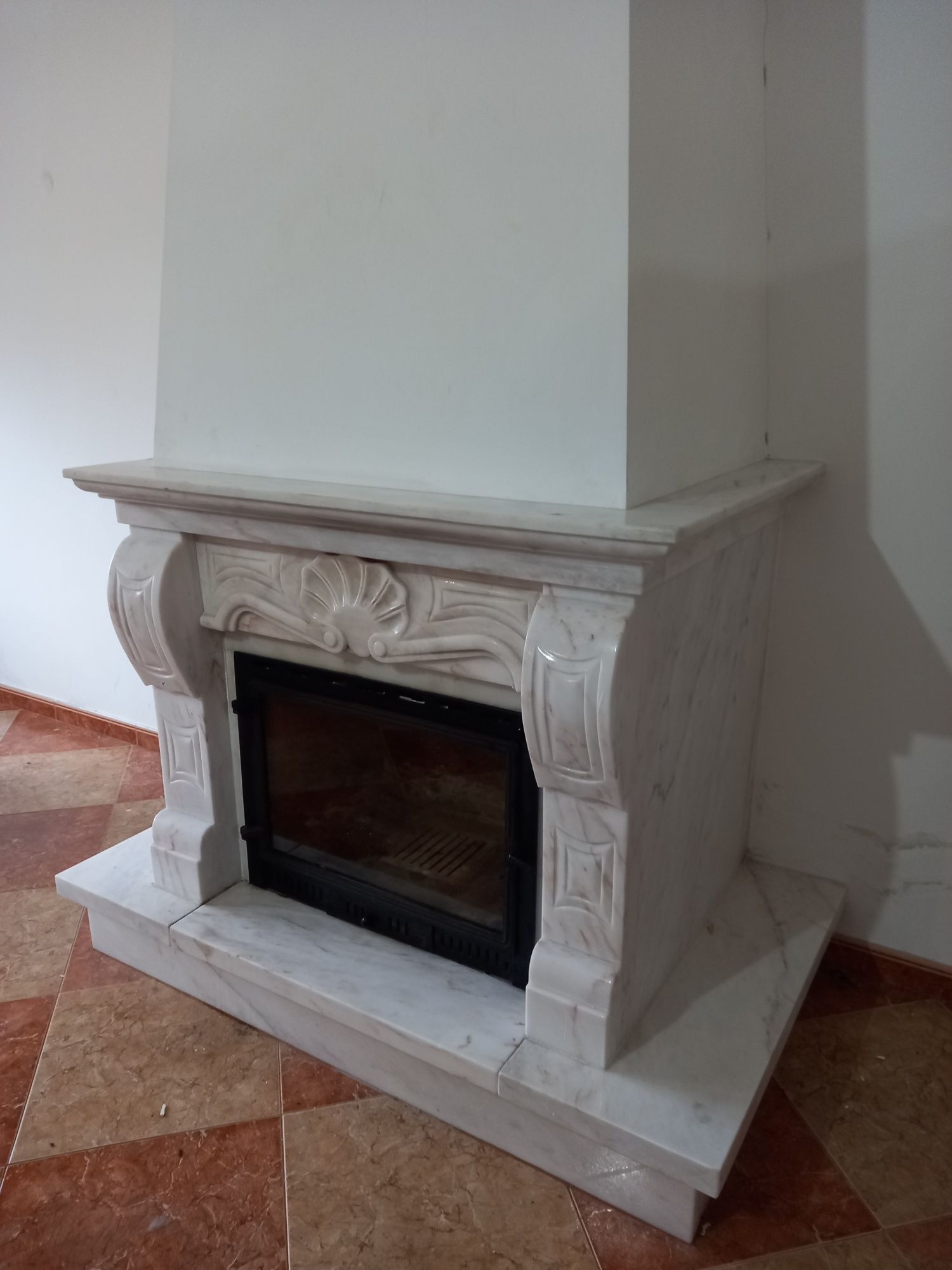 Lareira em marmore / Marble fireplace