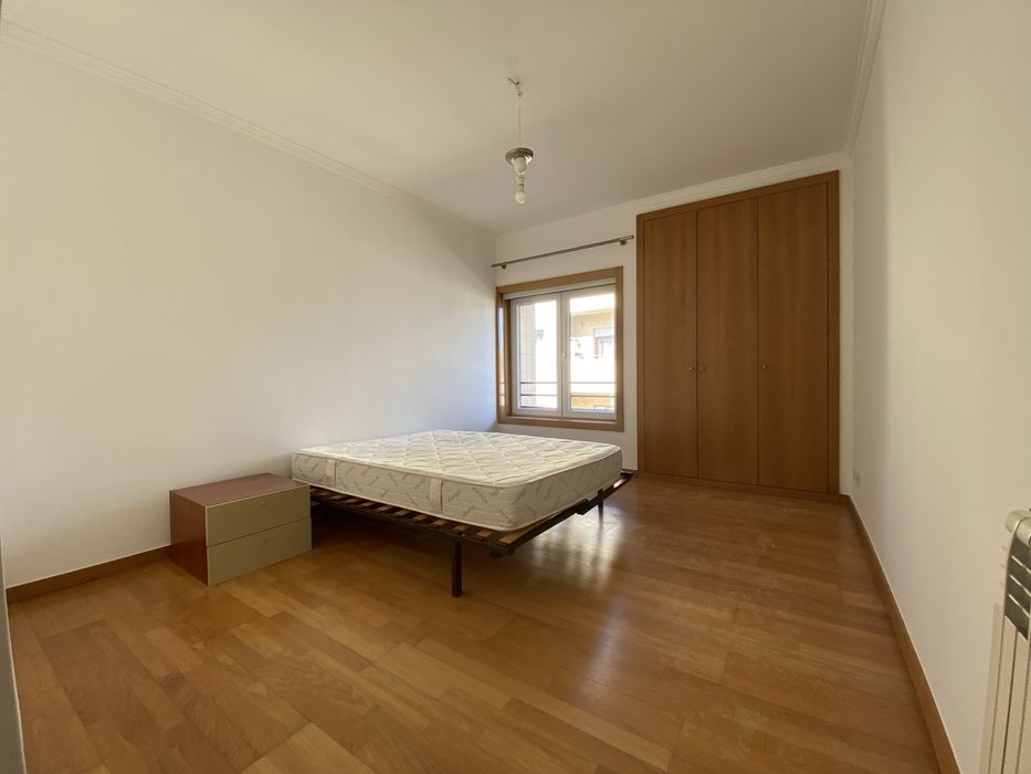 Apartamento T3 com Garagem e Arrumos