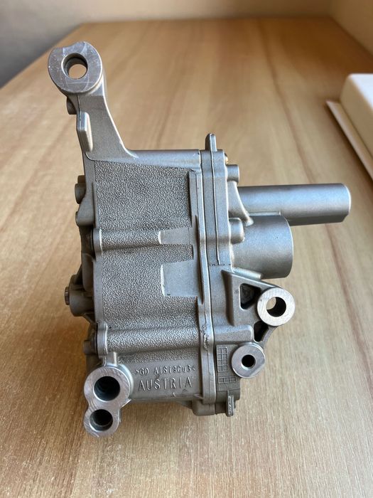 Масляный насос BMW e90 N54 3.0 без шестерни 11-41-7-560-250