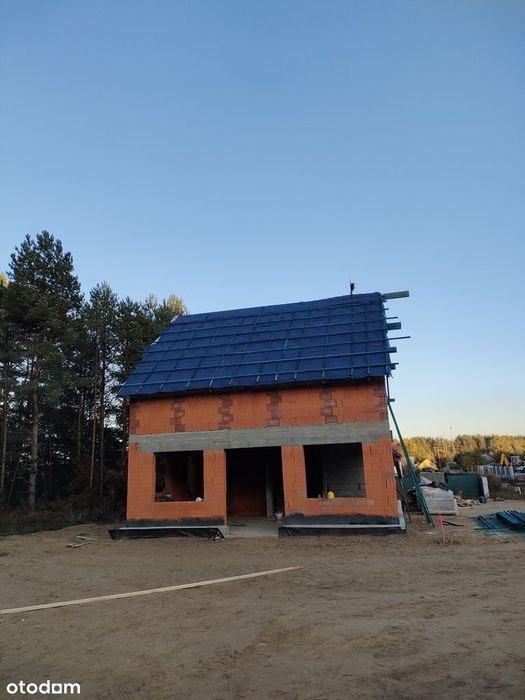 Dom przy lesie w Karakulach