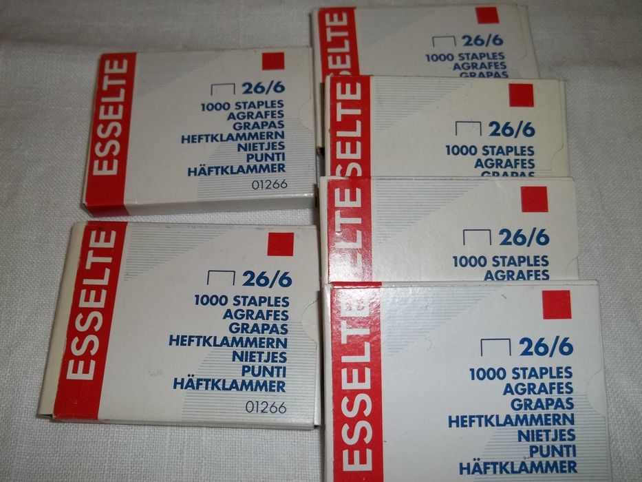 Zszywki biurowe ESSELTE 26/6 .Trzy opakowania po 1000sztuk.