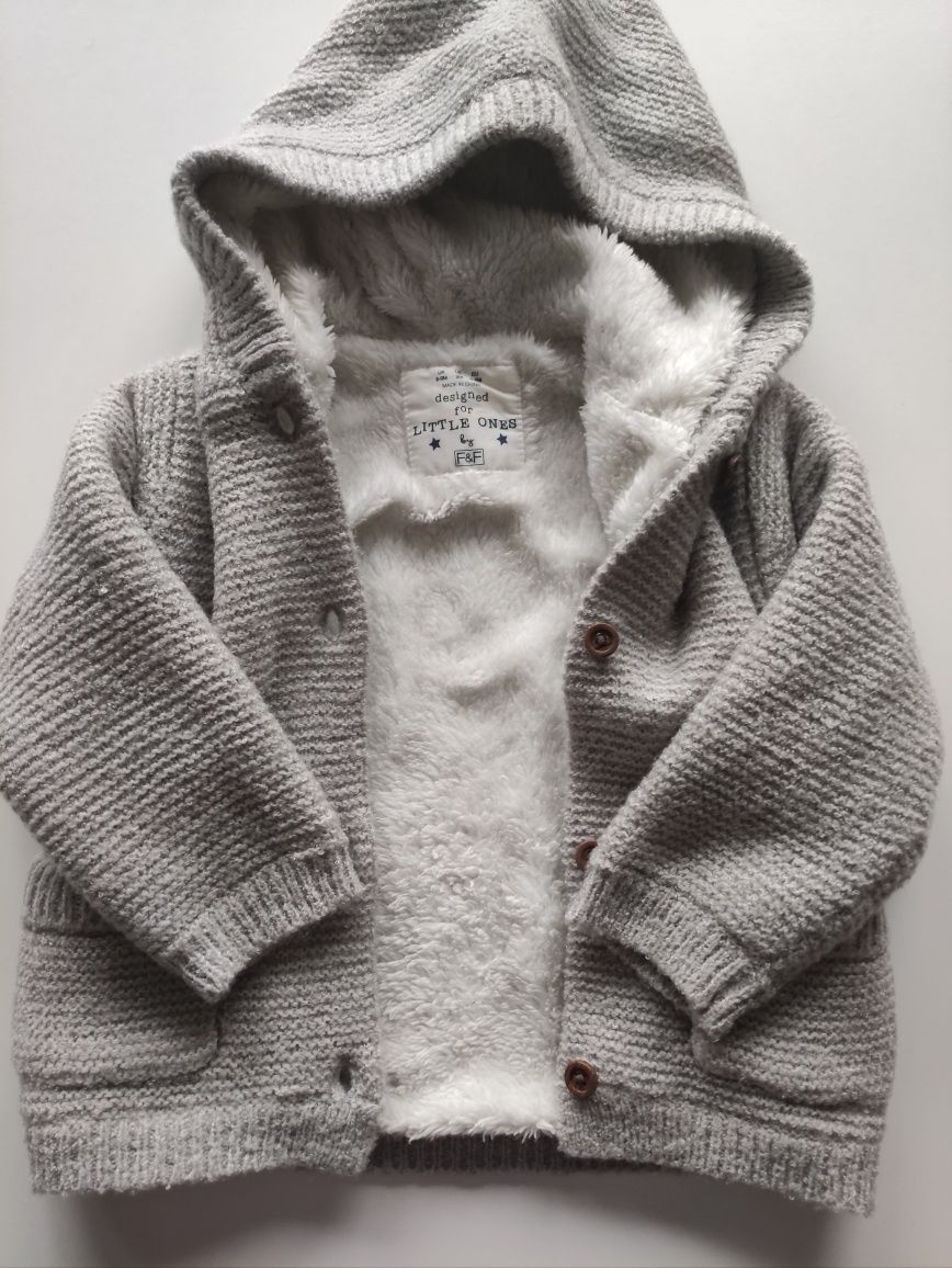 Ciepły sweter z kapturem 6-9 m-cy unisex