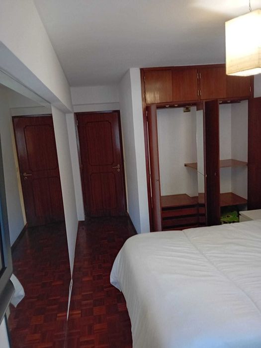 Quarto estudante ao metro telheiras