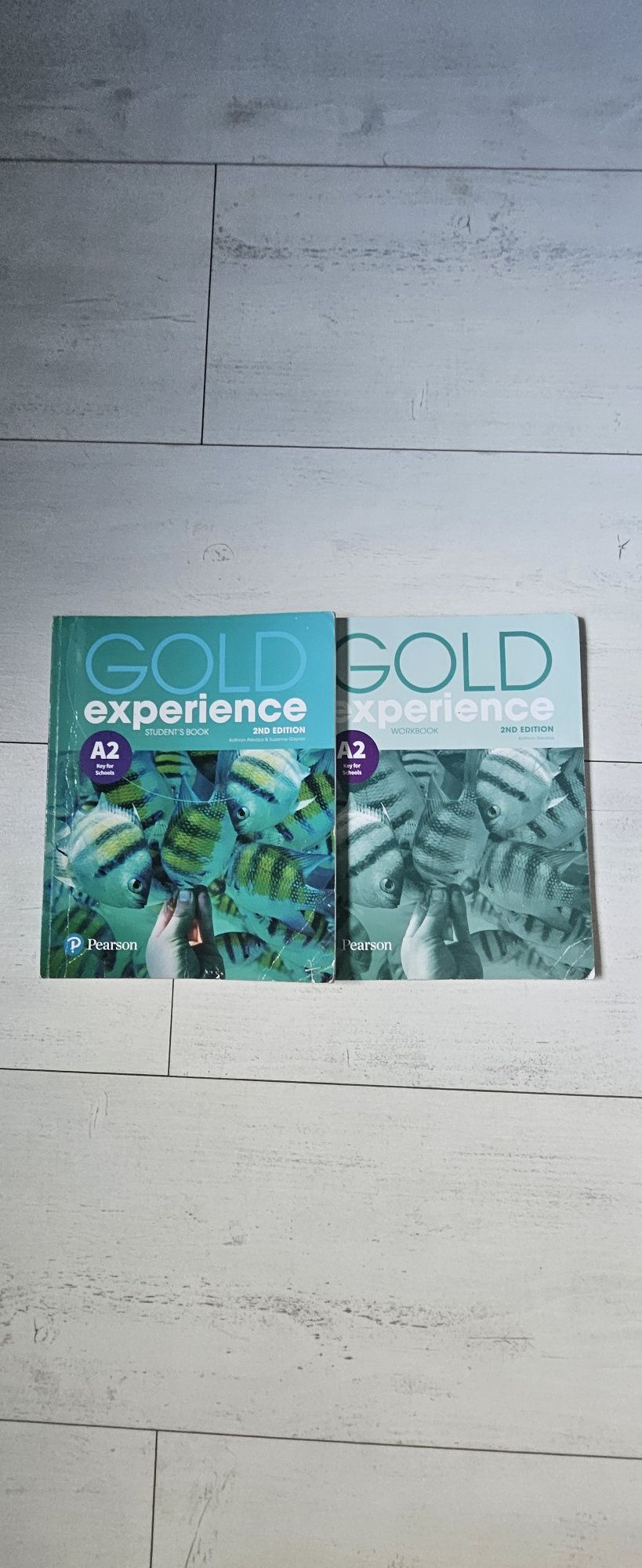 Książka I ćwiczenia do j.ang."Gold experience  A2"