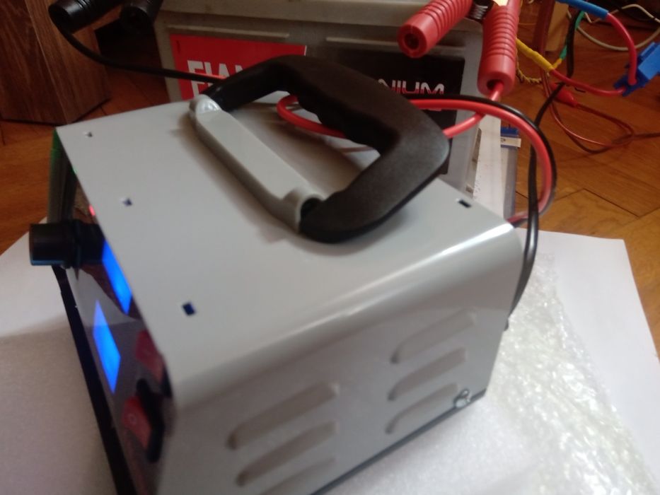 Зарядное устройство ANJING AJ - 618 A.