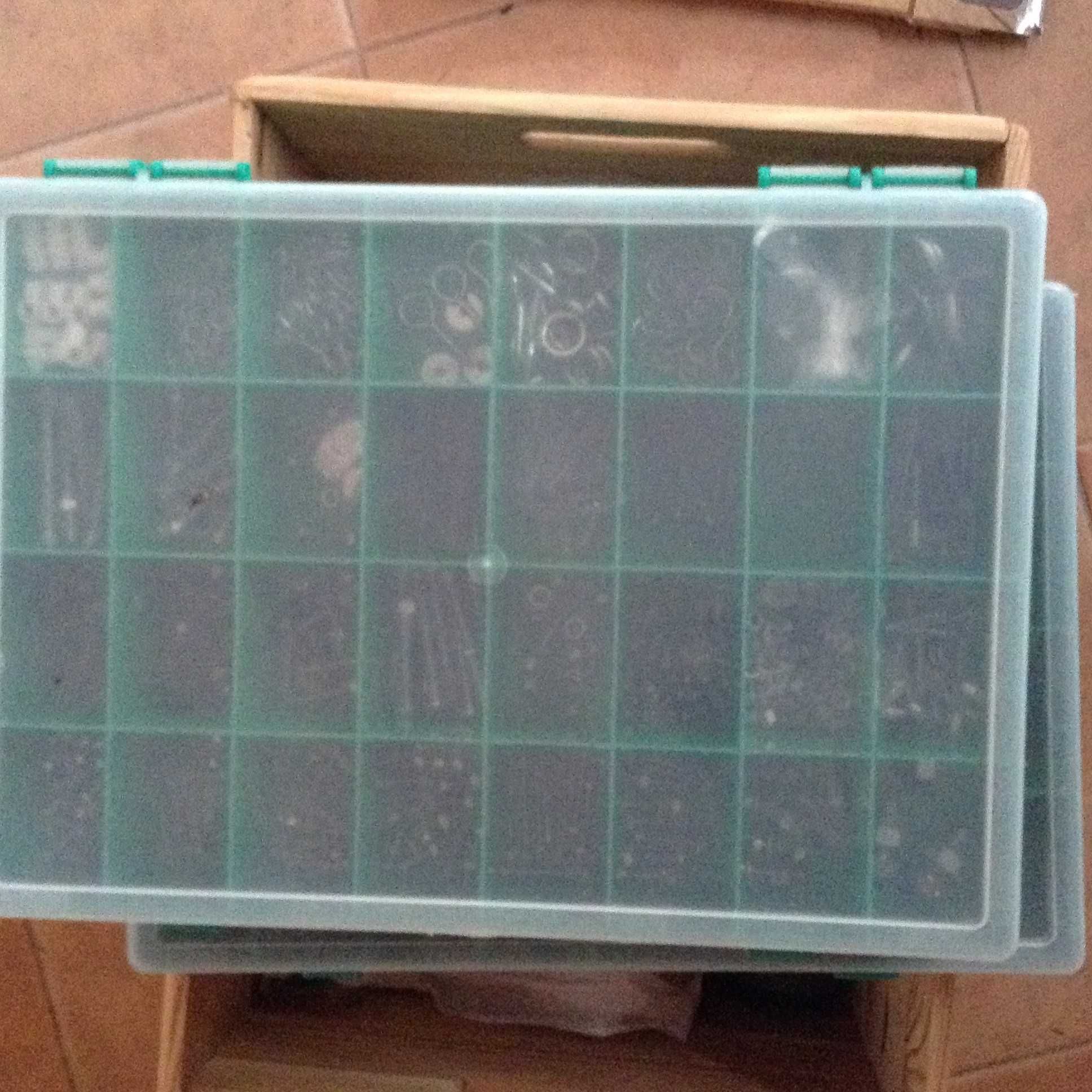 caixas organizdoras com material de bricolage
