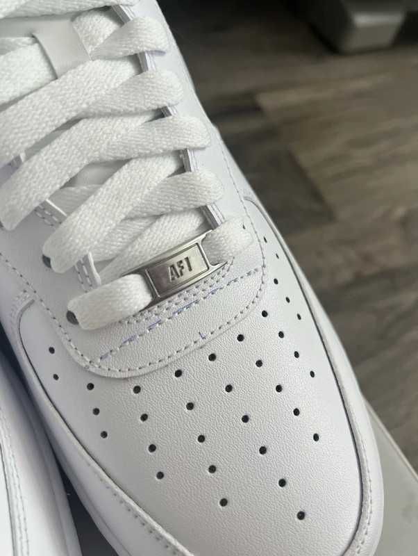 Nowe oryginalne buty Nike Air Force 1 Low '07 Białe R.40