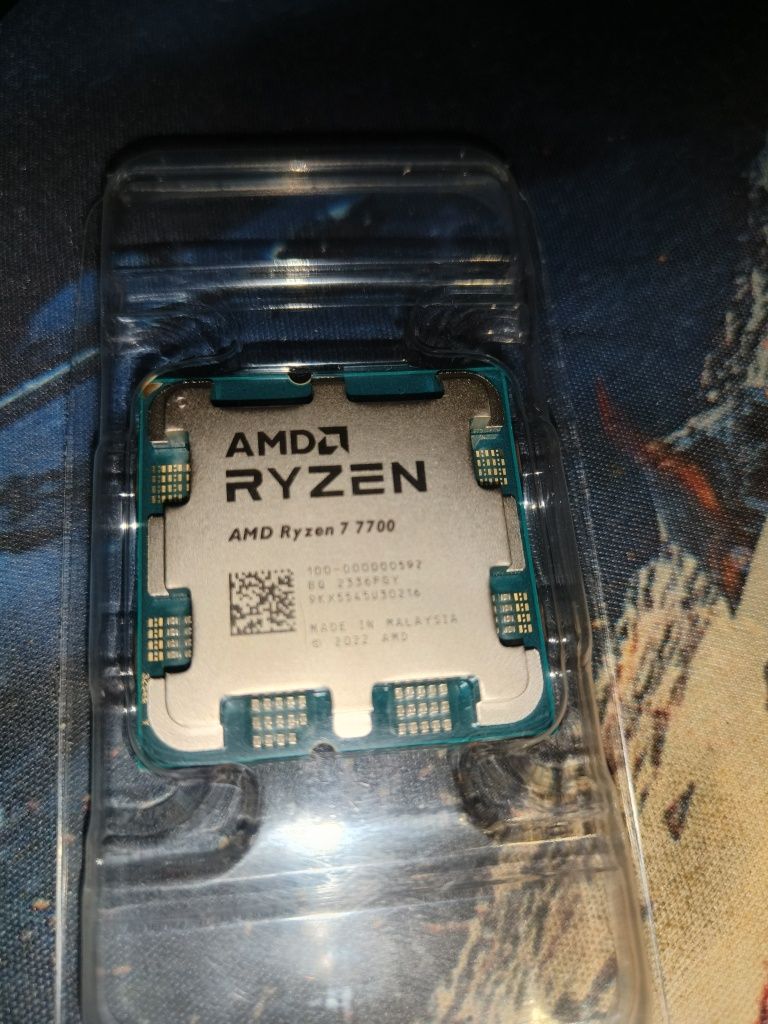 Продам процессор Ryzen  7700  или  комплектом