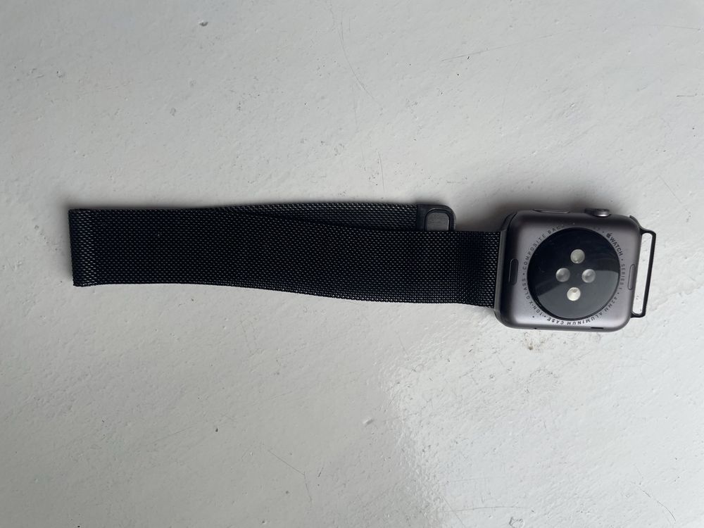 Piękny smartwatch Apple jedynka w bdobrym stanie dawca polecam