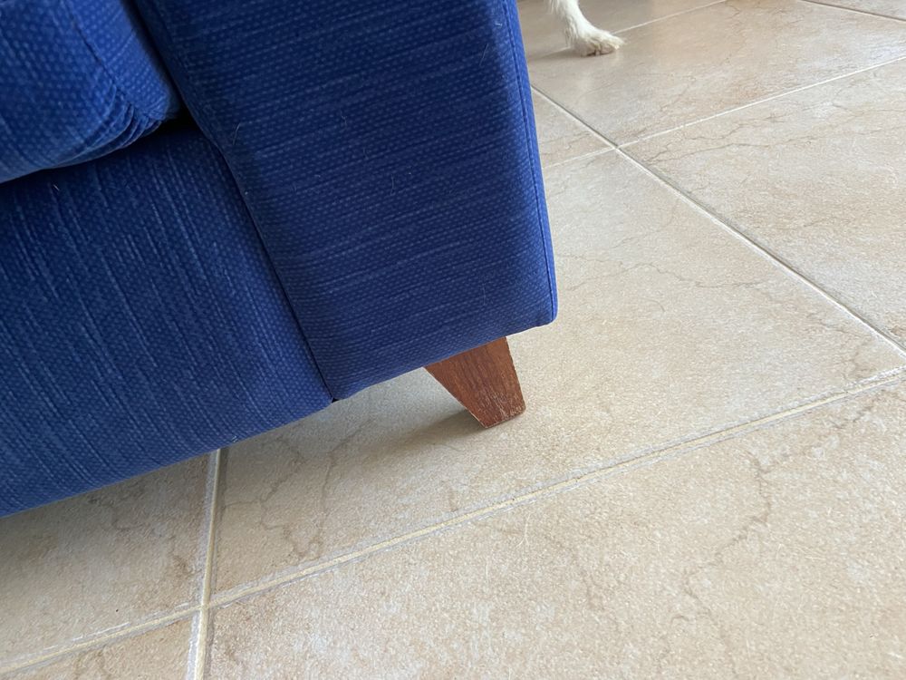 Sofa azul escuro 2 lugares