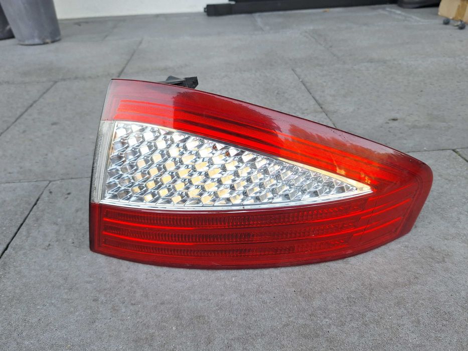 Lampa tylna narożna prawa Mondeo mk4 liftback przedlift oryginał
