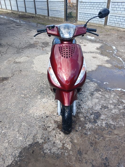 Продам скутер Piaggio Zip 100
